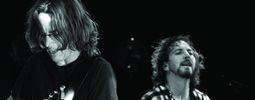 Pearl Jam slaví dvacet let existence, nadělují koncertní živák
